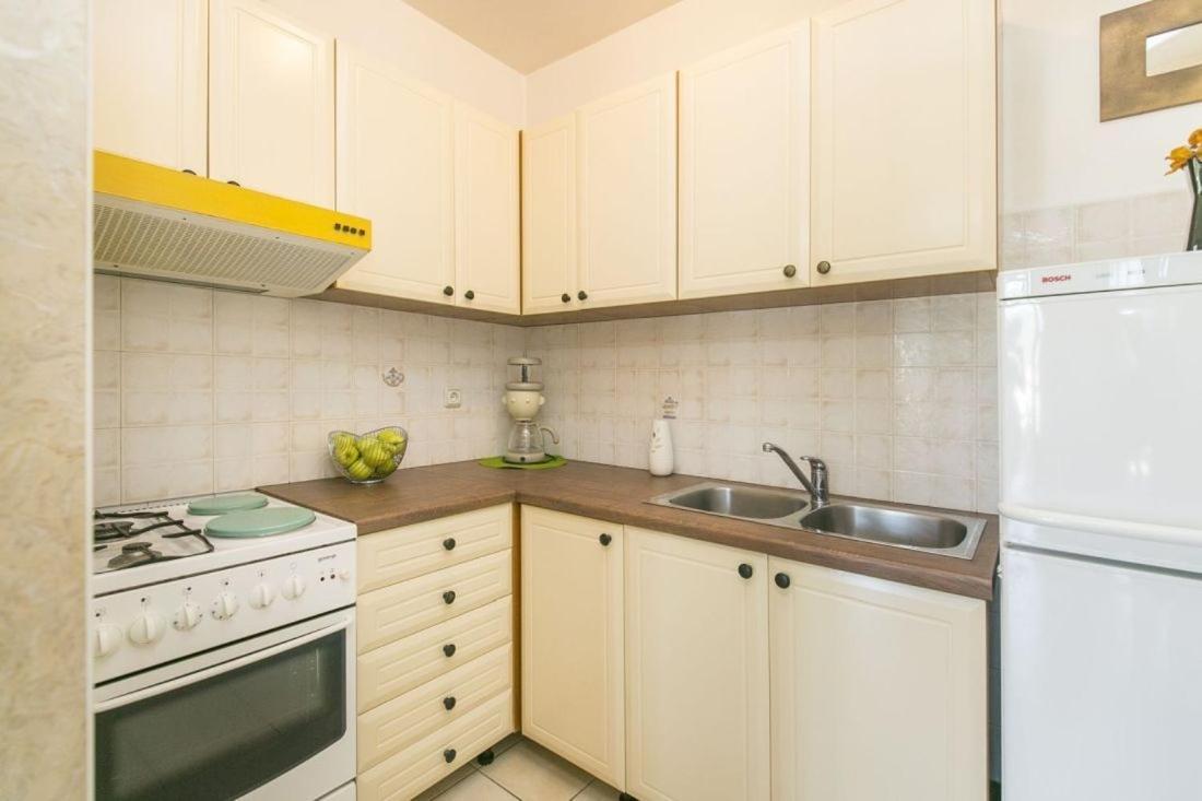 Apartments With Wifi Rabac, Labin - 17261 Luaran gambar