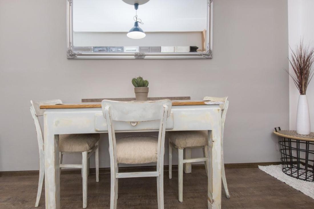 Apartments With Wifi Rabac, Labin - 17261 Bilik gambar