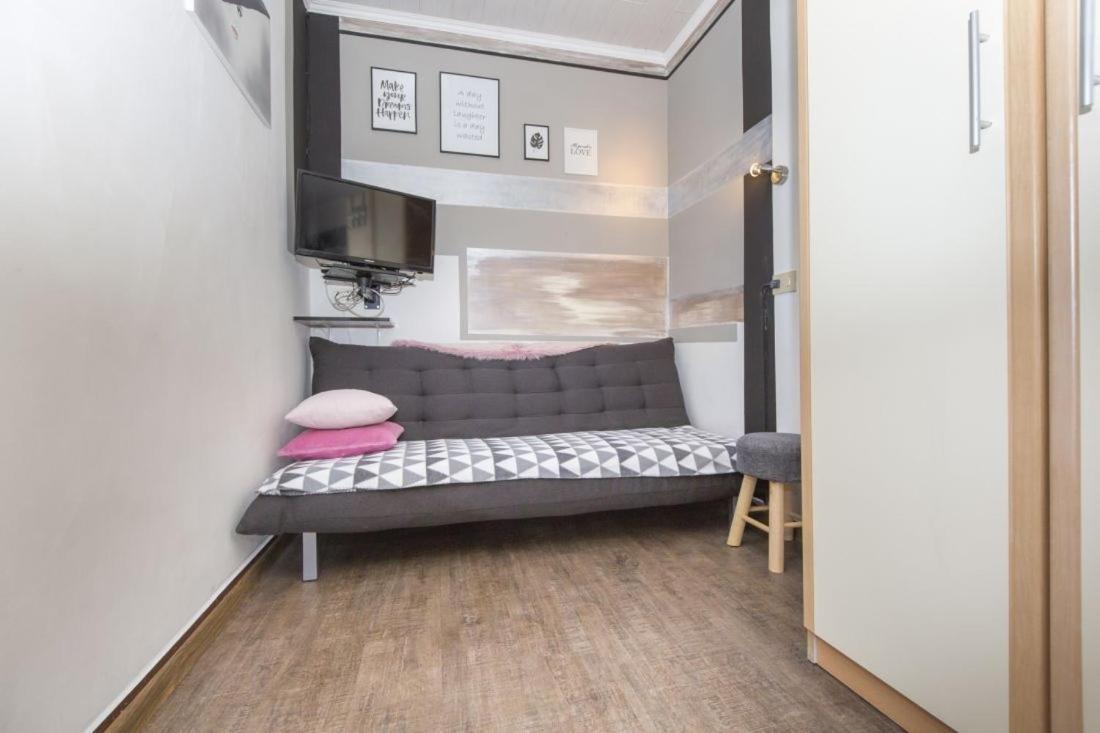 Apartments With Wifi Rabac, Labin - 17261 Bilik gambar