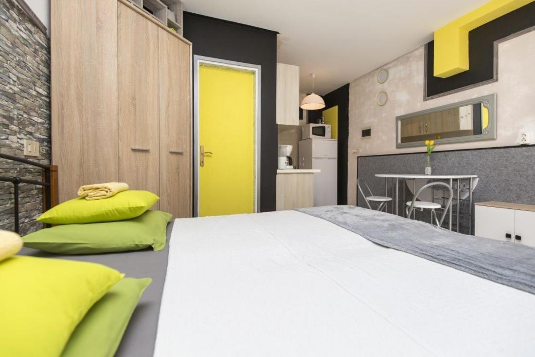 Apartments With Wifi Rabac, Labin - 17261 Bilik gambar