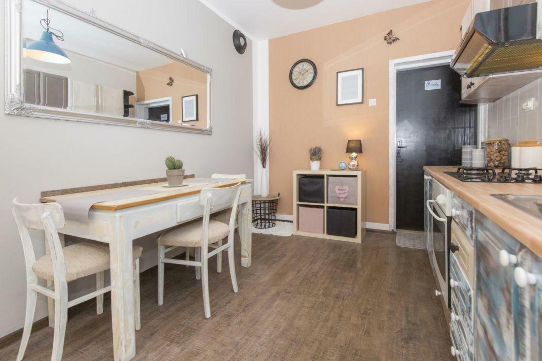Apartments With Wifi Rabac, Labin - 17261 Luaran gambar