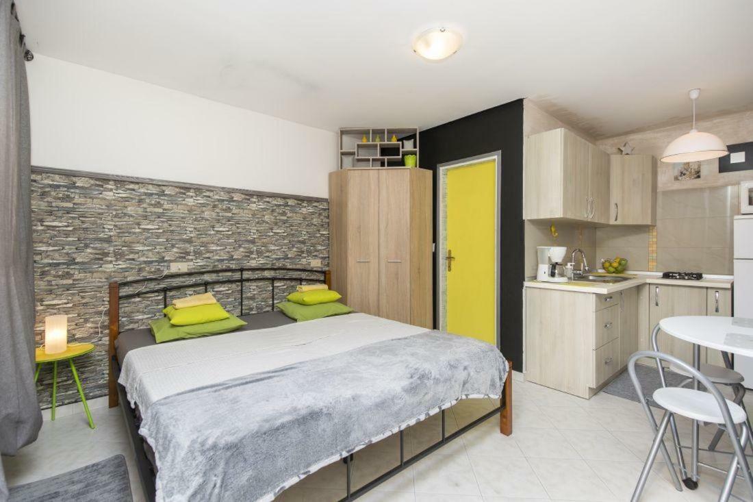 Apartments With Wifi Rabac, Labin - 17261 Luaran gambar